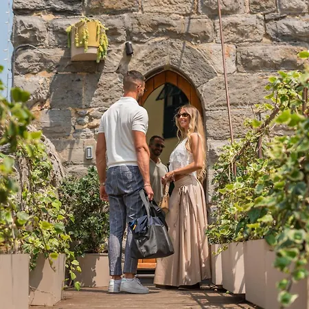 Вилла Capitolare Tower Портовенере